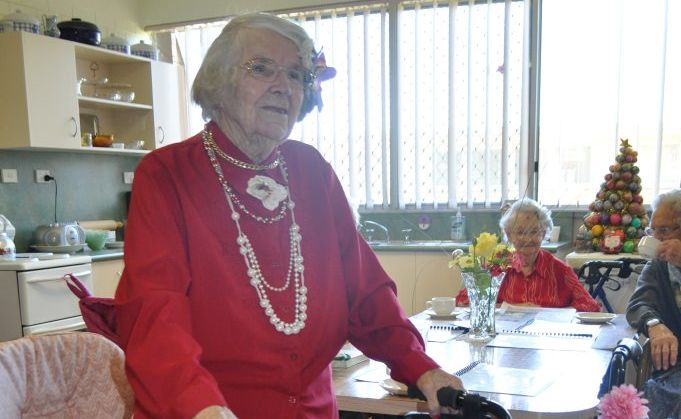 90-year-old Akooramak resident Jess Devine talks about her experiences through the two world wars. 